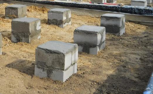 Фундамент опорно-столбчатый (из бетонных блоков), цена за 1 столб